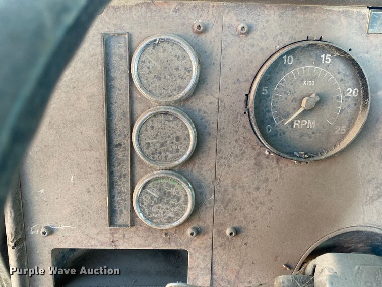 image for item IG9711 1999 International Paystar F5070  semi truck