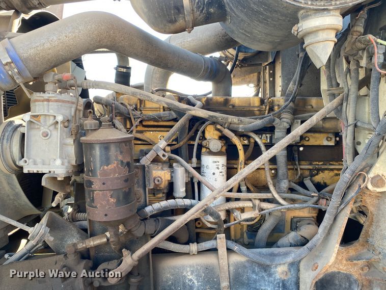 image for item IG9711 1999 International Paystar F5070  semi truck