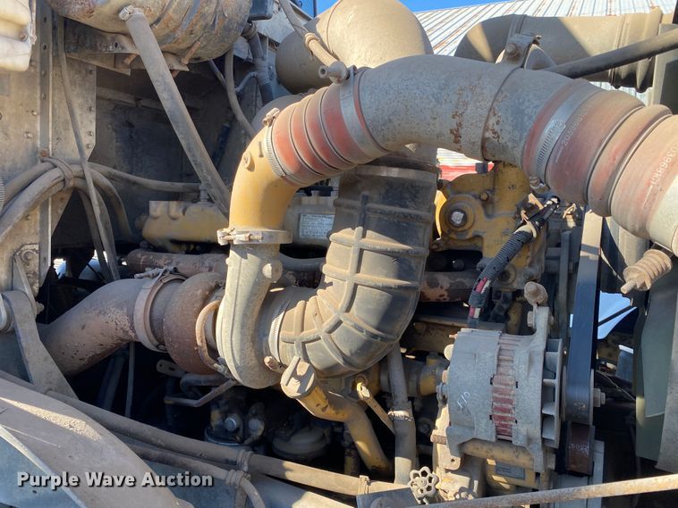 image for item IG9711 1999 International Paystar F5070  semi truck