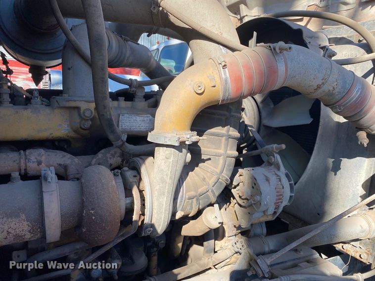 image for item IG9711 1999 International Paystar F5070  semi truck