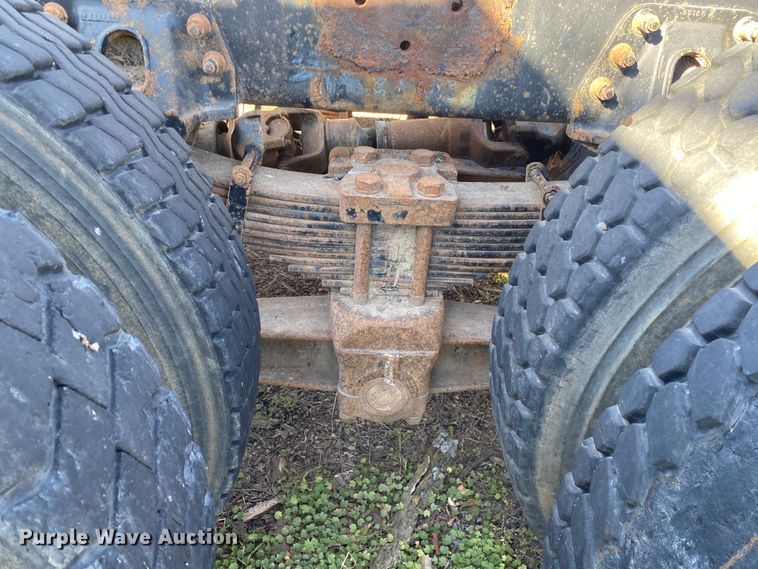 image for item IG9711 1999 International Paystar F5070  semi truck