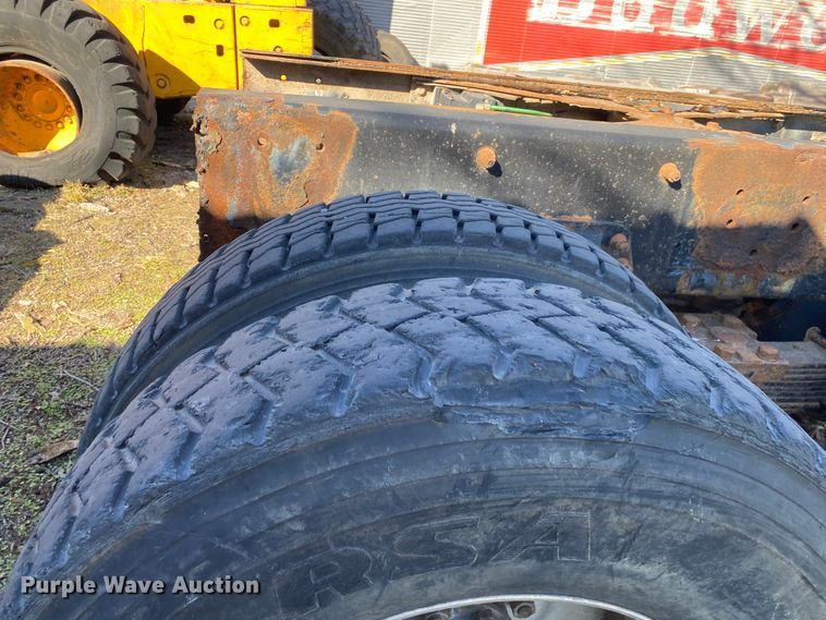 image for item IG9711 1999 International Paystar F5070  semi truck