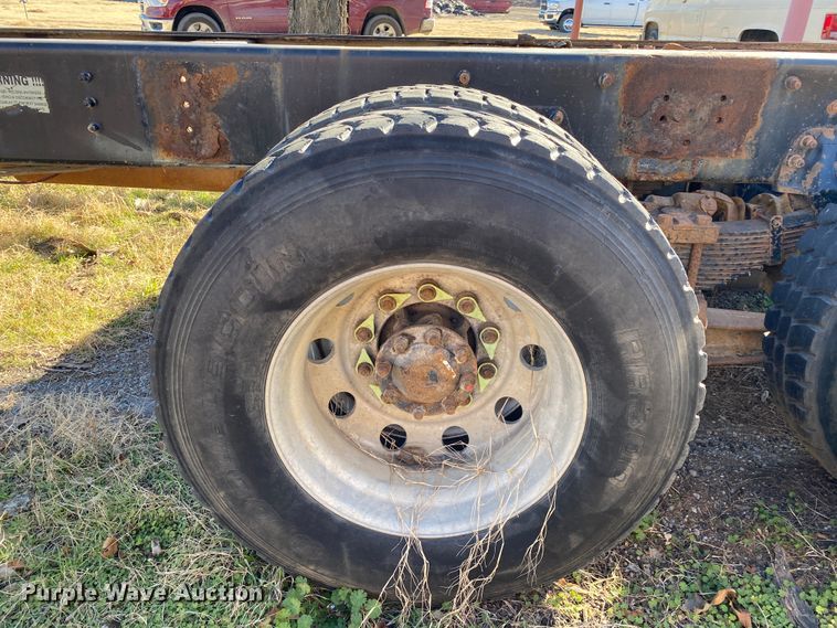 image for item IG9711 1999 International Paystar F5070  semi truck