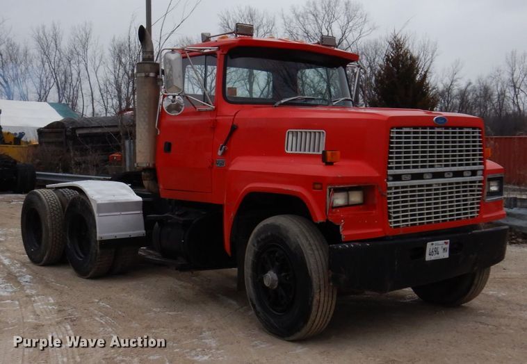image for item IM9769 1994 Ford LTL 9000  semi truck