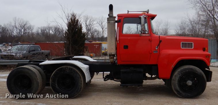 image for item IM9769 1994 Ford LTL 9000  semi truck