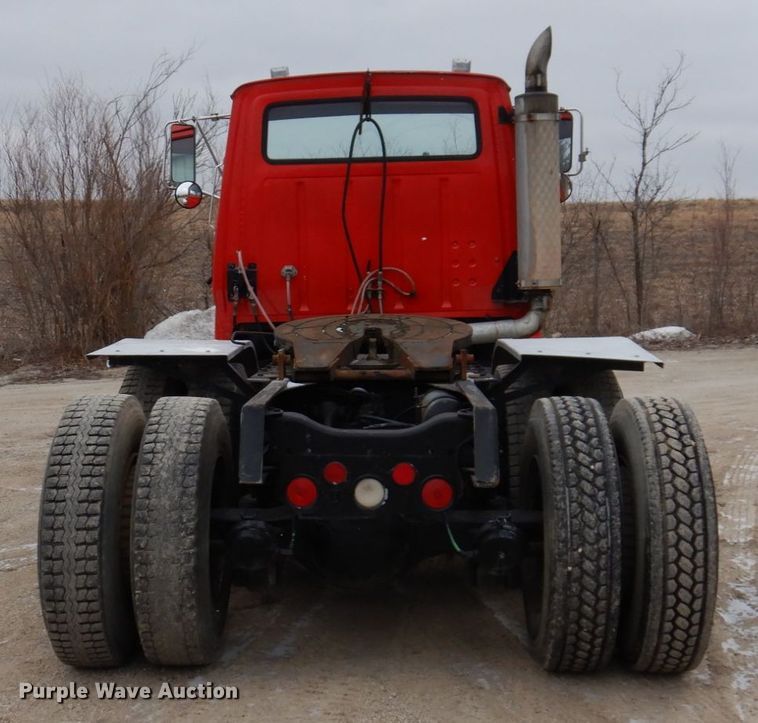 image for item IM9769 1994 Ford LTL 9000  semi truck