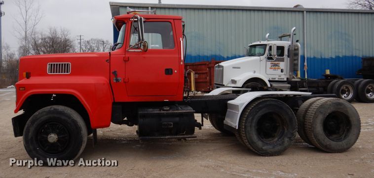 image for item IM9769 1994 Ford LTL 9000  semi truck