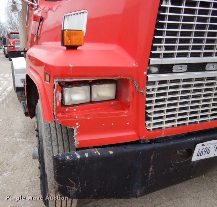 image for item IM9769 1994 Ford LTL 9000  semi truck