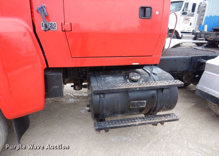 image for item IM9769 1994 Ford LTL 9000  semi truck