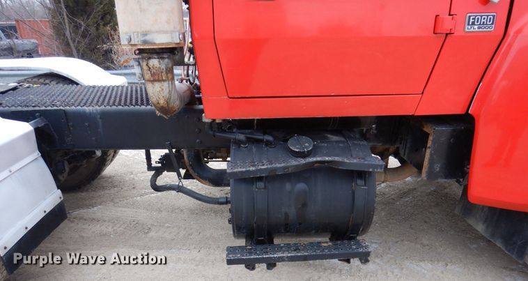 image for item IM9769 1994 Ford LTL 9000  semi truck