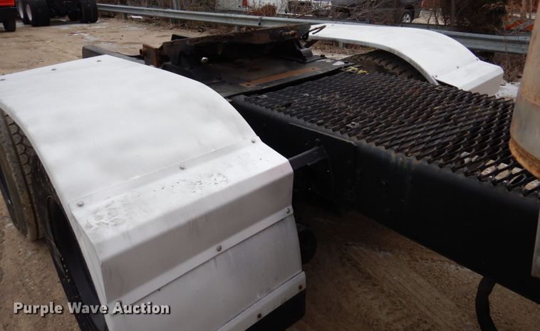 image for item IM9769 1994 Ford LTL 9000  semi truck