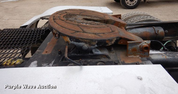 image for item IM9769 1994 Ford LTL 9000  semi truck