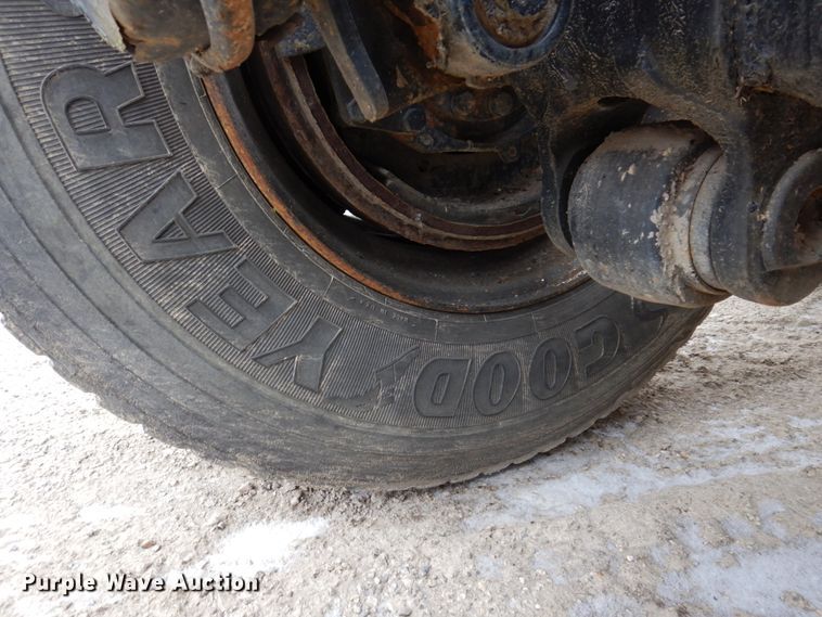 image for item IM9769 1994 Ford LTL 9000  semi truck