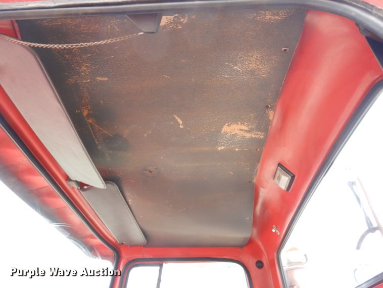 image for item IM9769 1994 Ford LTL 9000  semi truck