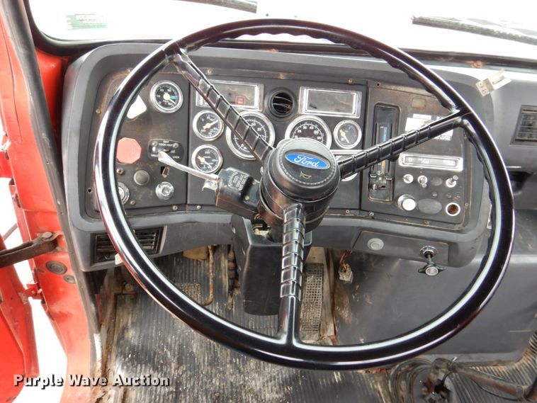 image for item IM9769 1994 Ford LTL 9000  semi truck