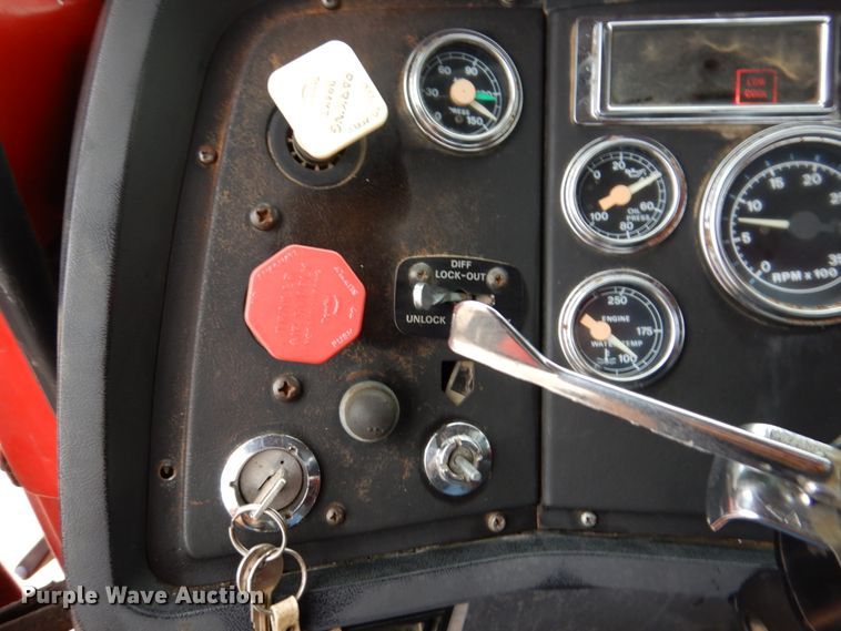 image for item IM9769 1994 Ford LTL 9000  semi truck