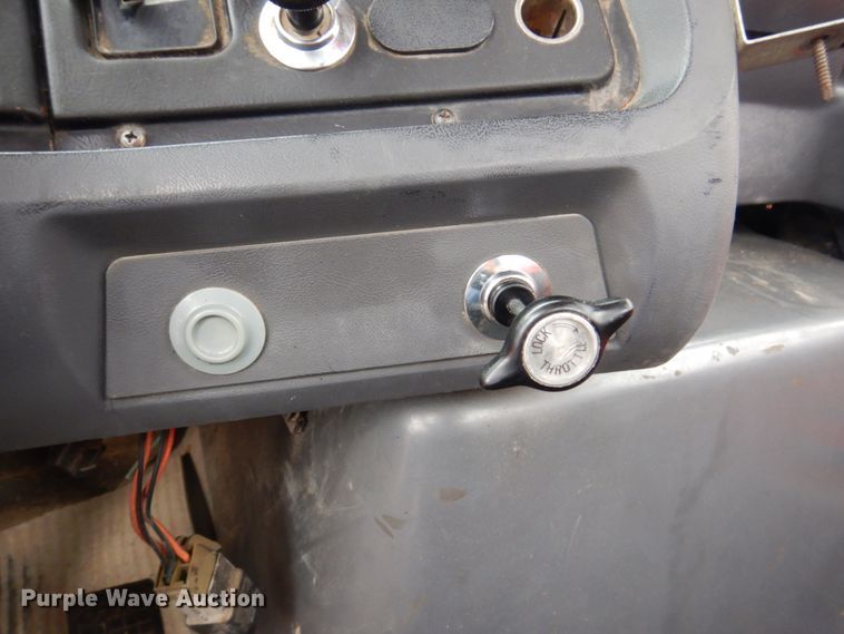 image for item IM9769 1994 Ford LTL 9000  semi truck