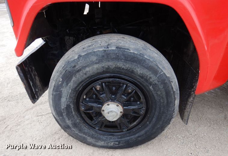 image for item IM9769 1994 Ford LTL 9000  semi truck