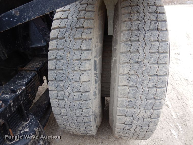 image for item IM9769 1994 Ford LTL 9000  semi truck