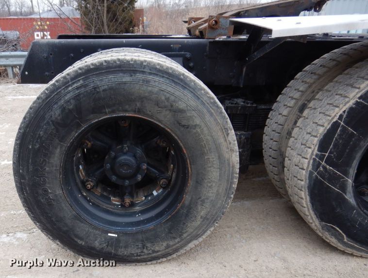 image for item IM9769 1994 Ford LTL 9000  semi truck