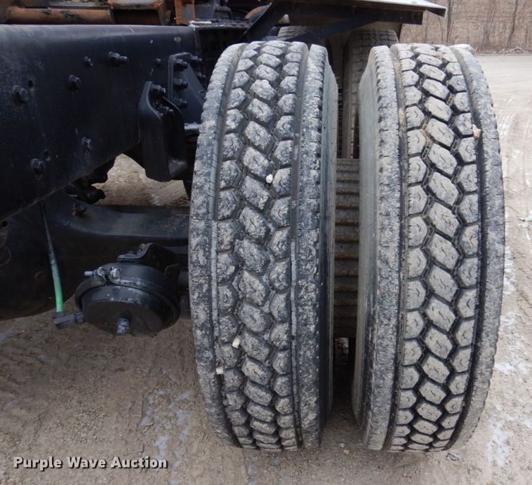 image for item IM9769 1994 Ford LTL 9000  semi truck