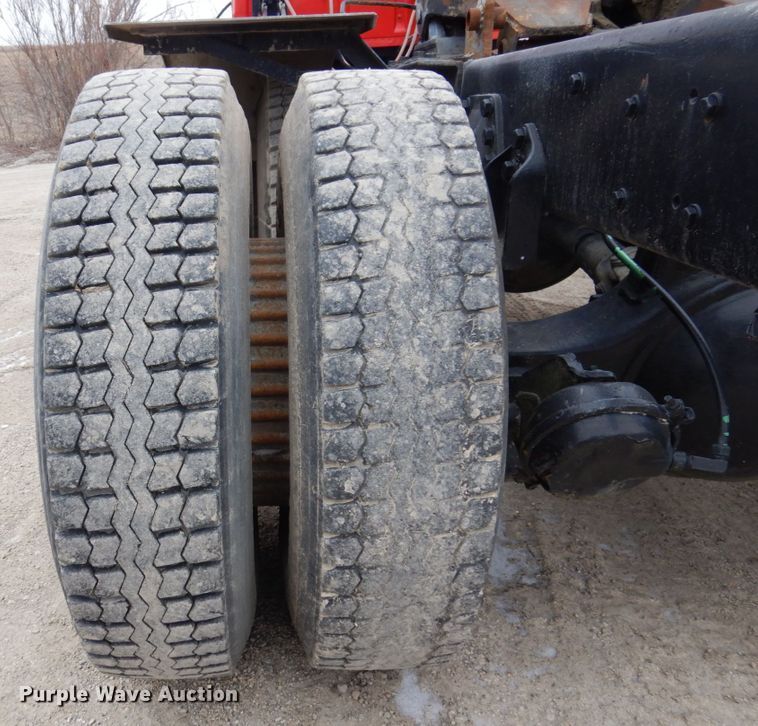 image for item IM9769 1994 Ford LTL 9000  semi truck