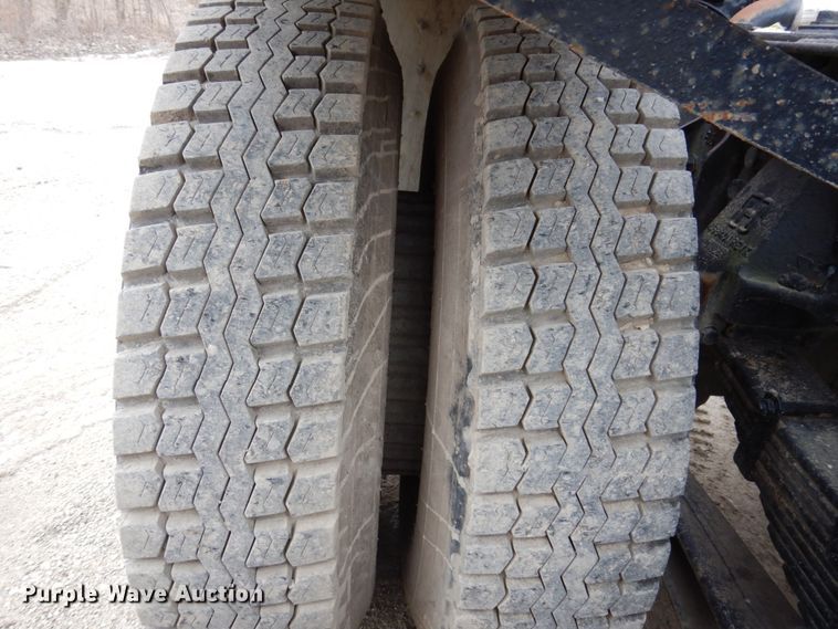 image for item IM9769 1994 Ford LTL 9000  semi truck