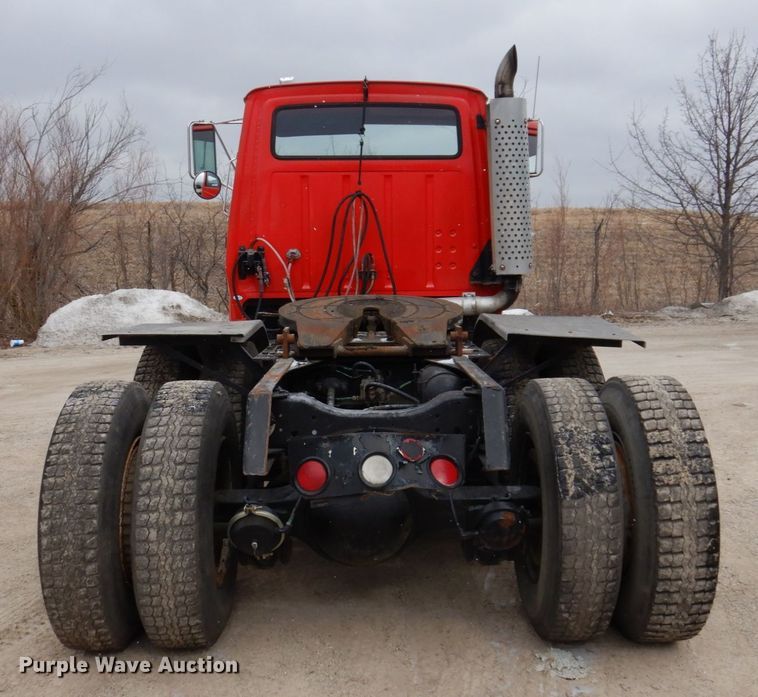 image for item IM9770 1994 Ford LTL 9000  semi truck