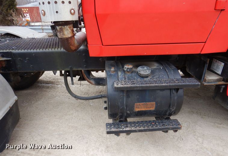 image for item IM9770 1994 Ford LTL 9000  semi truck