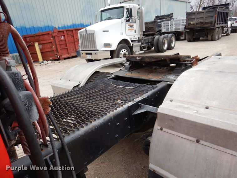 image for item IM9770 1994 Ford LTL 9000  semi truck