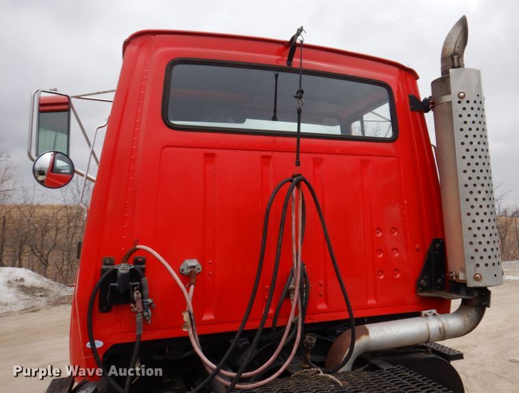 image for item IM9770 1994 Ford LTL 9000  semi truck