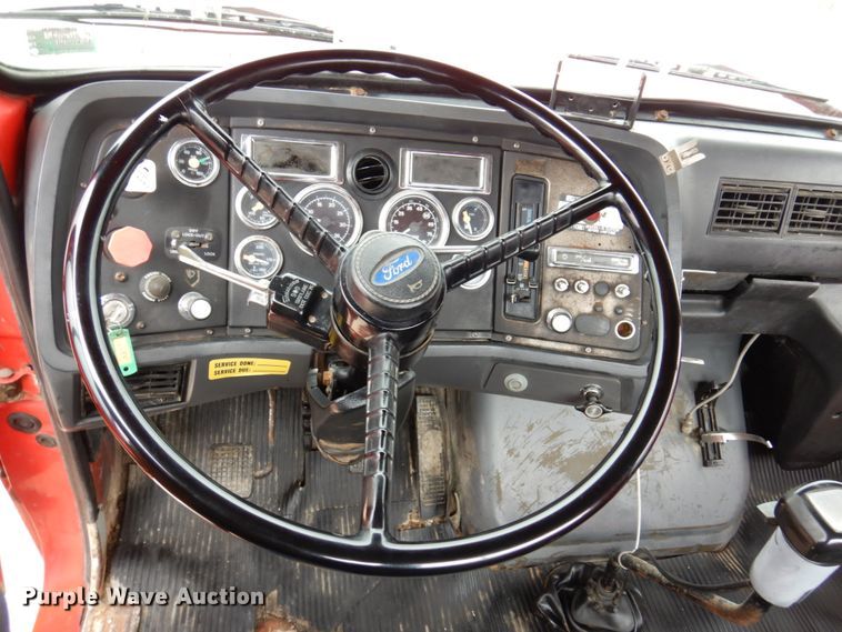 image for item IM9770 1994 Ford LTL 9000  semi truck