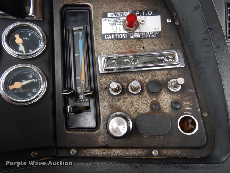 image for item IM9770 1994 Ford LTL 9000  semi truck