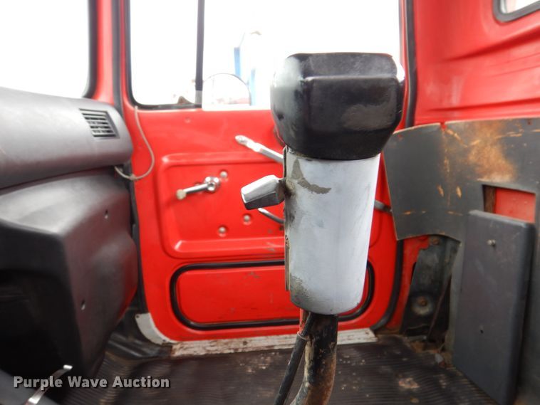 image for item IM9770 1994 Ford LTL 9000  semi truck