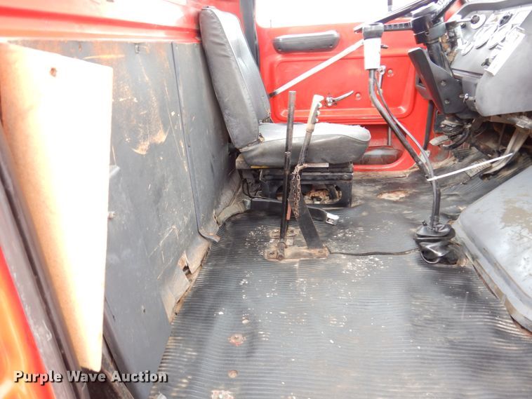 image for item IM9770 1994 Ford LTL 9000  semi truck