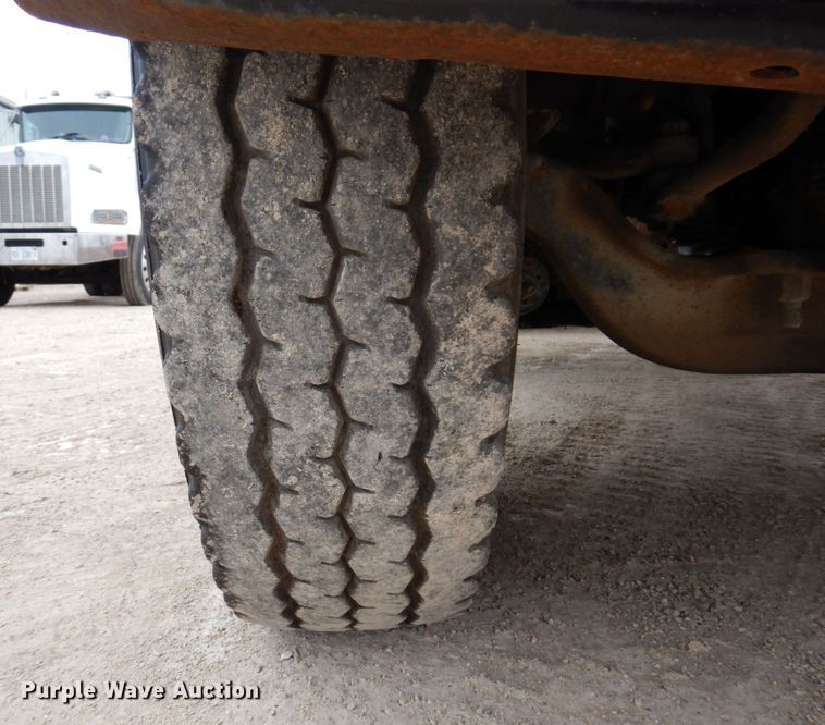 image for item IM9770 1994 Ford LTL 9000  semi truck