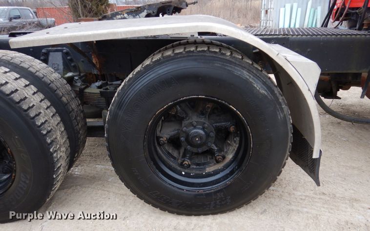 image for item IM9770 1994 Ford LTL 9000  semi truck