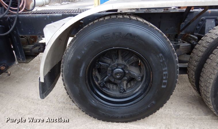 image for item IM9770 1994 Ford LTL 9000  semi truck