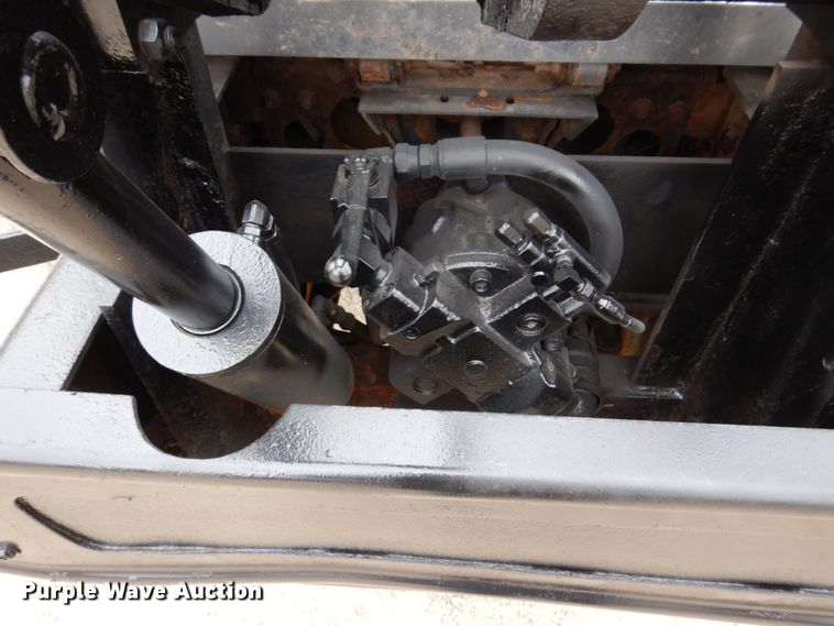 image for item IM9772 2004 International 7400  truck cab and chassis