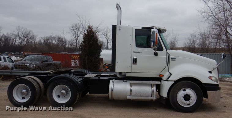image for item IM9773 2012 International ProStar  semi truck