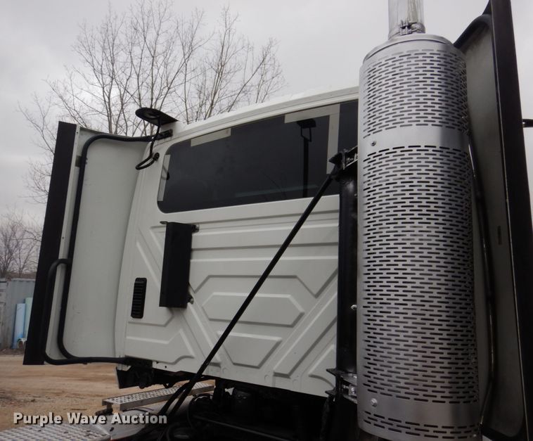 image for item IM9773 2012 International ProStar  semi truck