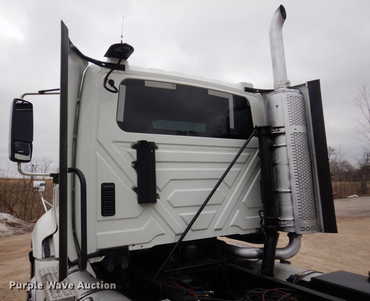 image for item IM9773 2012 International ProStar  semi truck