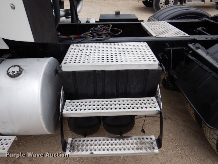 image for item IM9773 2012 International ProStar  semi truck