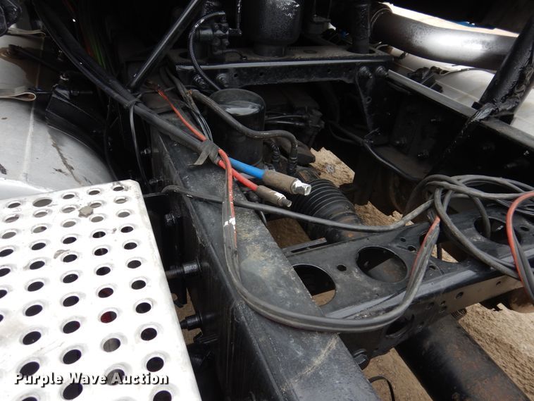 image for item IM9773 2012 International ProStar  semi truck