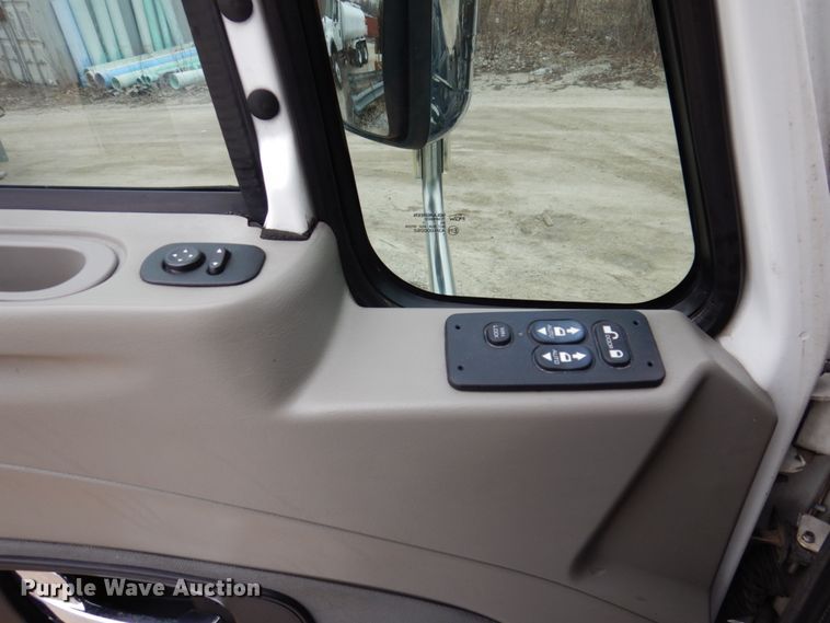 image for item IM9773 2012 International ProStar  semi truck