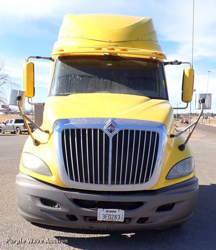 image for item IS9326 2011 International ProStar  semi truck