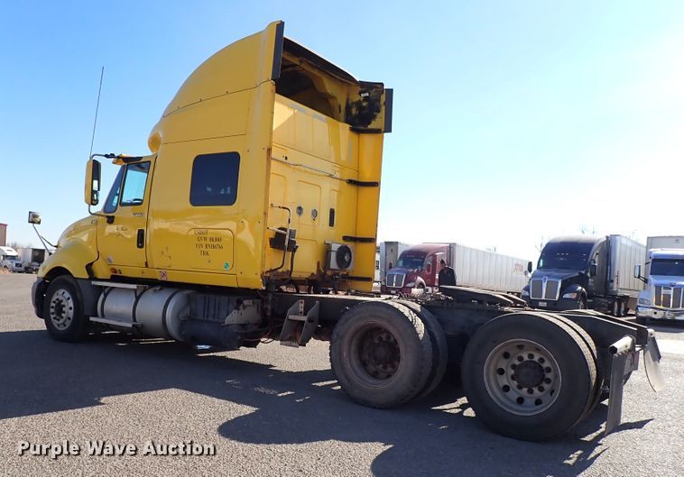 image for item IS9326 2011 International ProStar  semi truck