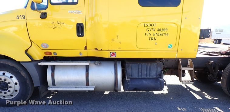 image for item IS9326 2011 International ProStar  semi truck