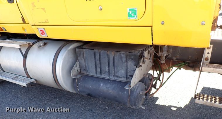 image for item IS9326 2011 International ProStar  semi truck