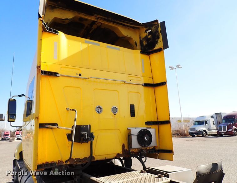 image for item IS9326 2011 International ProStar  semi truck